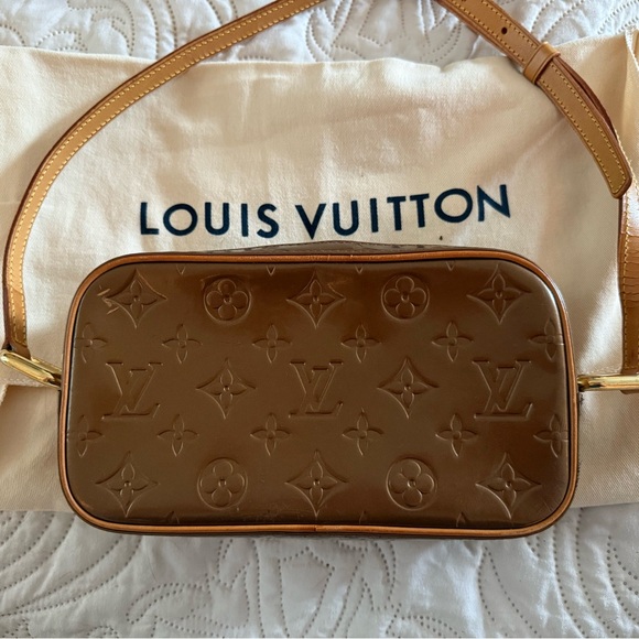 Louis Vuitton Vernis Monogram Christie Crossbody Brown Bronze - Picture 3 of 11